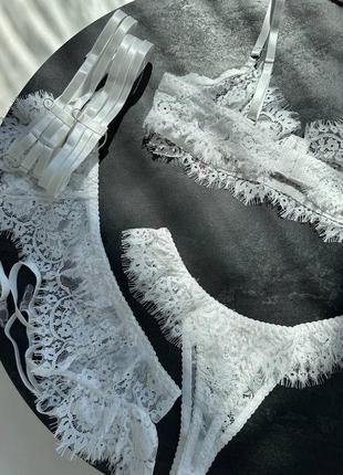 Біла жіноча білизна гарний комплект білизни білий