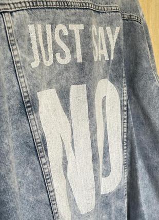 Джинсова куртка довга з написом. джинсовка с, м, л3 фото