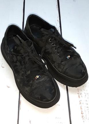 Базовые черные кожаные кроссовки натуральная кожа, размер 38