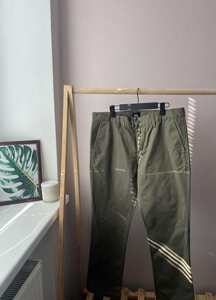 Штани chinos хакі кольору від gap