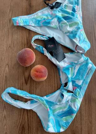 Купальник очень хорошего качества,новый