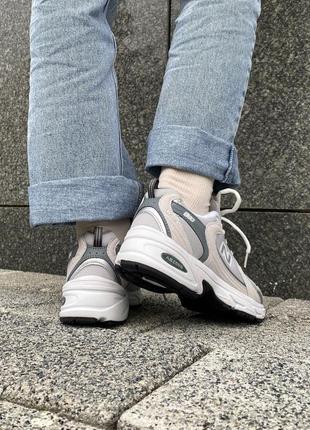 Жіночі кросівки new balance 530 grey white нью беланс сірого з білим кольорів5 фото
