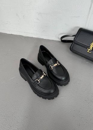 Жіночі чорні шкіряні стильні лофери, туфлі на товстій підошві з натуральної шкіри