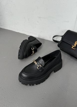 Жіночі чорні шкіряні стильні лофери, туфлі на товстій підошві з натуральної шкіри