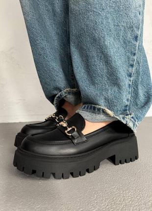 Жіночі чорні шкіряні стильні лофери, туфлі на товстій підошві з натуральної шкіри