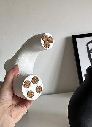 Ваза гипсовая декоративная белая и черная