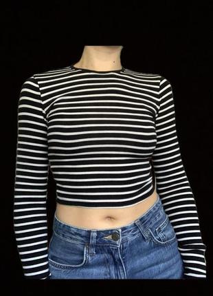 Лонгслив укороченный bershka s в линию