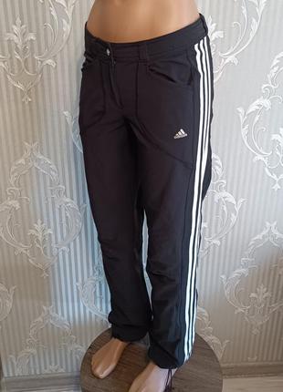 Спортивні штани всесвітньо відомого бренду adidas