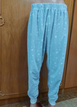 Штаны, пижама.