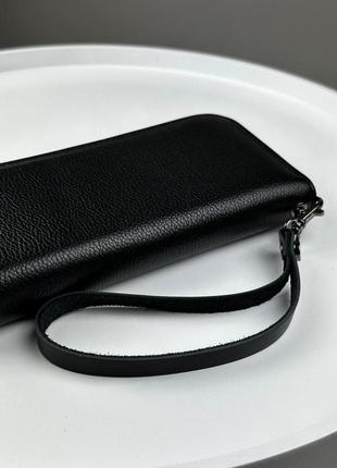 Чоловічий чорний шкіряний клатч гаманець із натуральної зернистої шкіри на блискавці з ремінцем2 фото