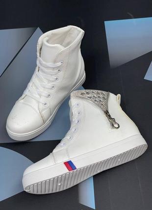 Кеди,снікерси ,ботинки 39р є брак!