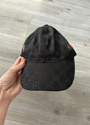 Крута бейсболка gucci