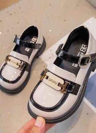 Туфли для девочки в описании две цены