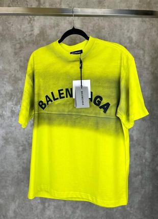 Футболка в стиле balenciaga