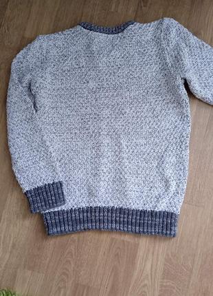 Свитер
