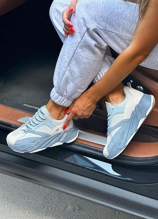 Останні розміри 39-40 кросівки жіночі