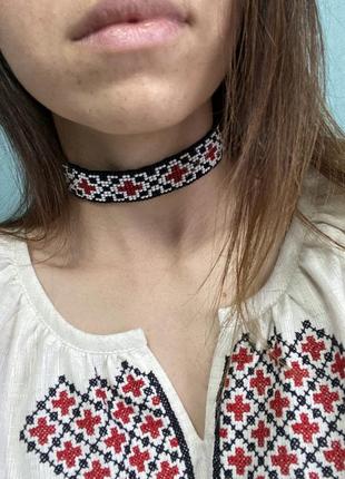 Ґердан на оксамитовій стрічці . за мотивами вишиванки степана бандери