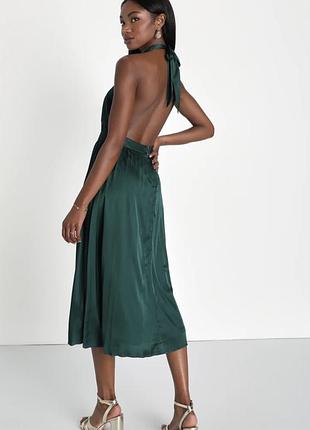 Вечернее платье изумрудного цвета в длине меди