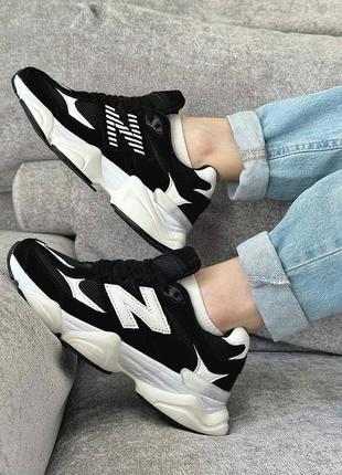 Жіночі кросівки New Balance 327 Svarta och röda sneakers