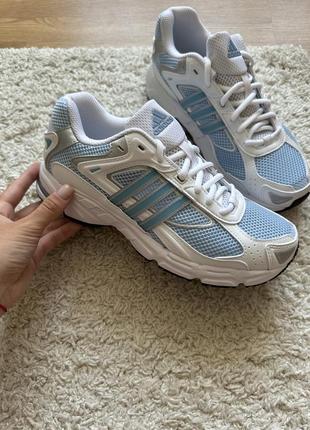 Кроссовки adidas унисекс