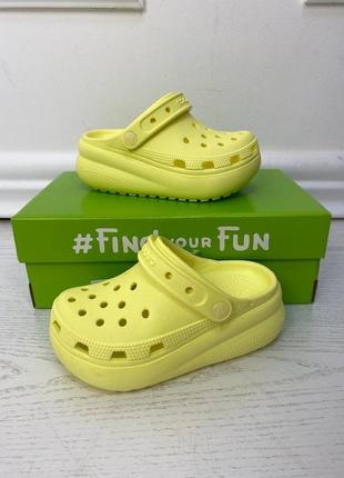 Crocs classic cutie clog sulphur дитячі сабо cutie crush крокси клог на платформі