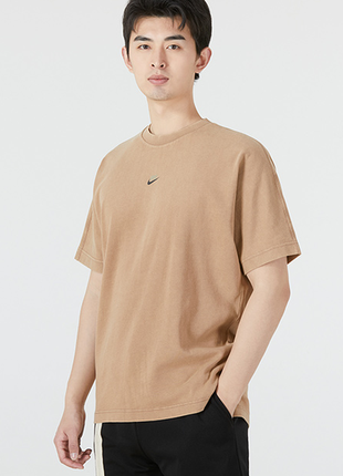 Футболка nike style essentials washed solid brown t-shirt dm6671-256