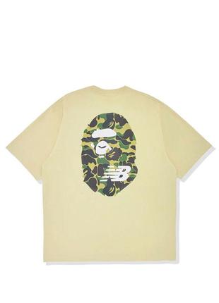 Бежевая футболка bape