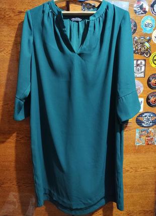 Шикарна смарагдова сукня прямого крою