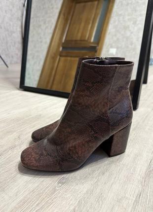 Ботинки из натуральной кожи