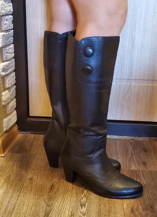 Чоботи .сапоги. сапожки