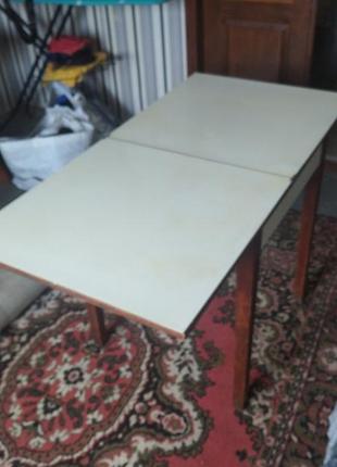Раскладывающийся кухонный обеденный стол 60см на 60см2 фото