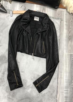 Куртка черная короткая1 фото