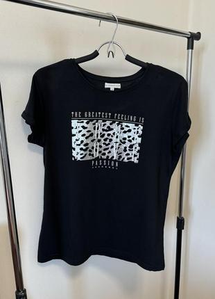Женская футболка с леопардовым принтом1 фото