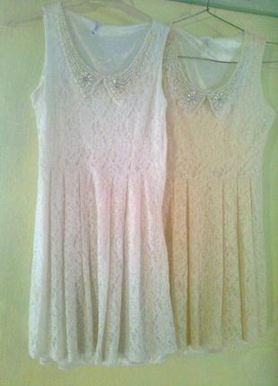 Платье сарафан белый праздничный нарядный с бусами кружевной ажурный короткий с воротником корейский