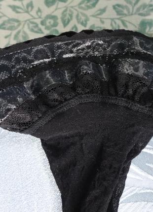 Черные кружевные чулки.
