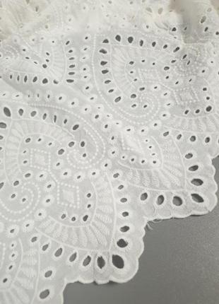 Сукня з прошви