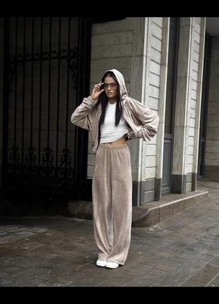 Велюровый костюм