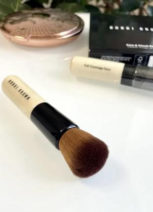 Пензлик bobbi brown