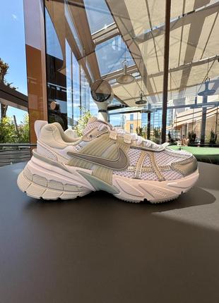 Nike v2k run white silver mint