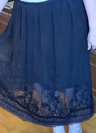 Шифоновая юбка с кружевом и вышивкой