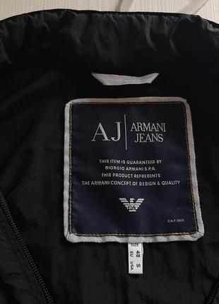 Практичная куртка-ветровка armani jeans8 фото