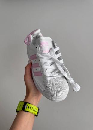 Женские кроссовки в стиле adidas superstar white / pink knotted rope premium.2 фото