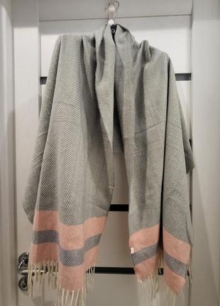 Тепла шаль від olko