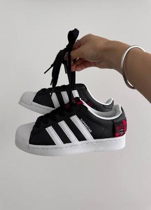 Женские кроссовки в стиле adidas superstar the originals black / white / red premium.