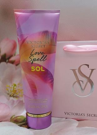 Увлажняющий лосьон для тела и рук love spell sol victoria’s secret