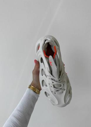 Кросівки adifom quake white orange2 фото