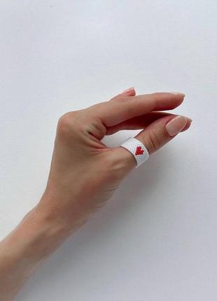 Белое кольцо из японского бисера широкое плетеное украшение на руку тренд трендовое стильное3 фото