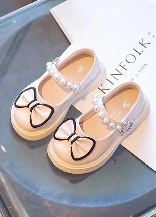 Детские туфли праздничные с бантиком