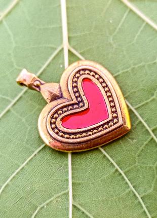Латунний кулон серце з червоною емаллю