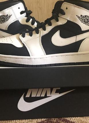 Кроссовки nike air jordan 1 black/white4 фото